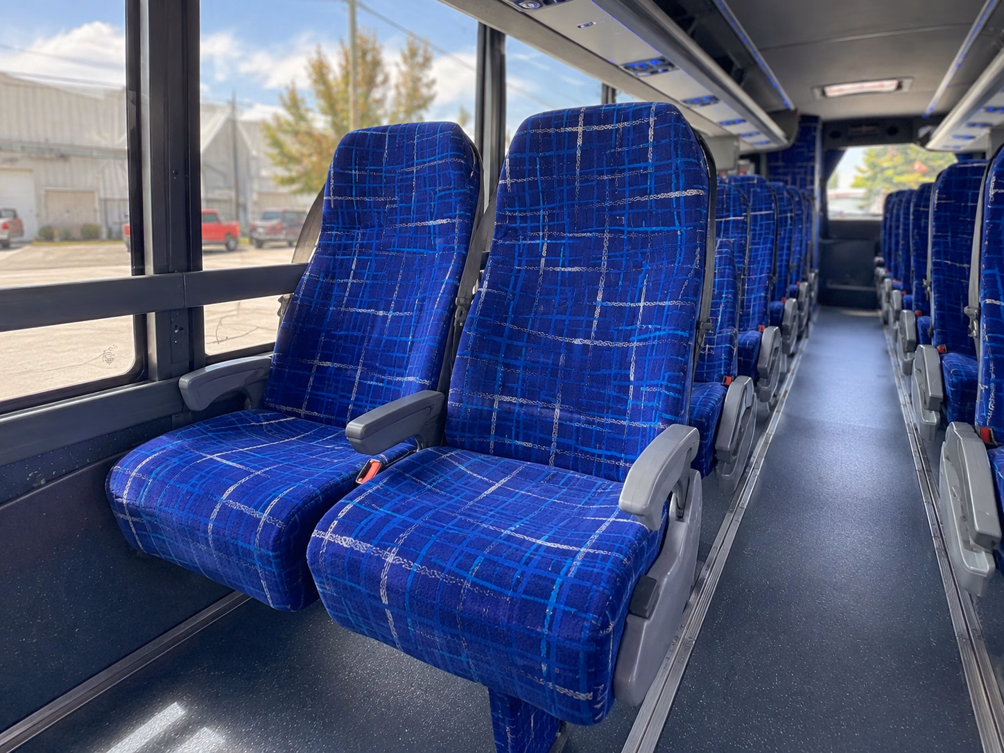 charter buses for scottsdale and paradise valley wedding weekends
