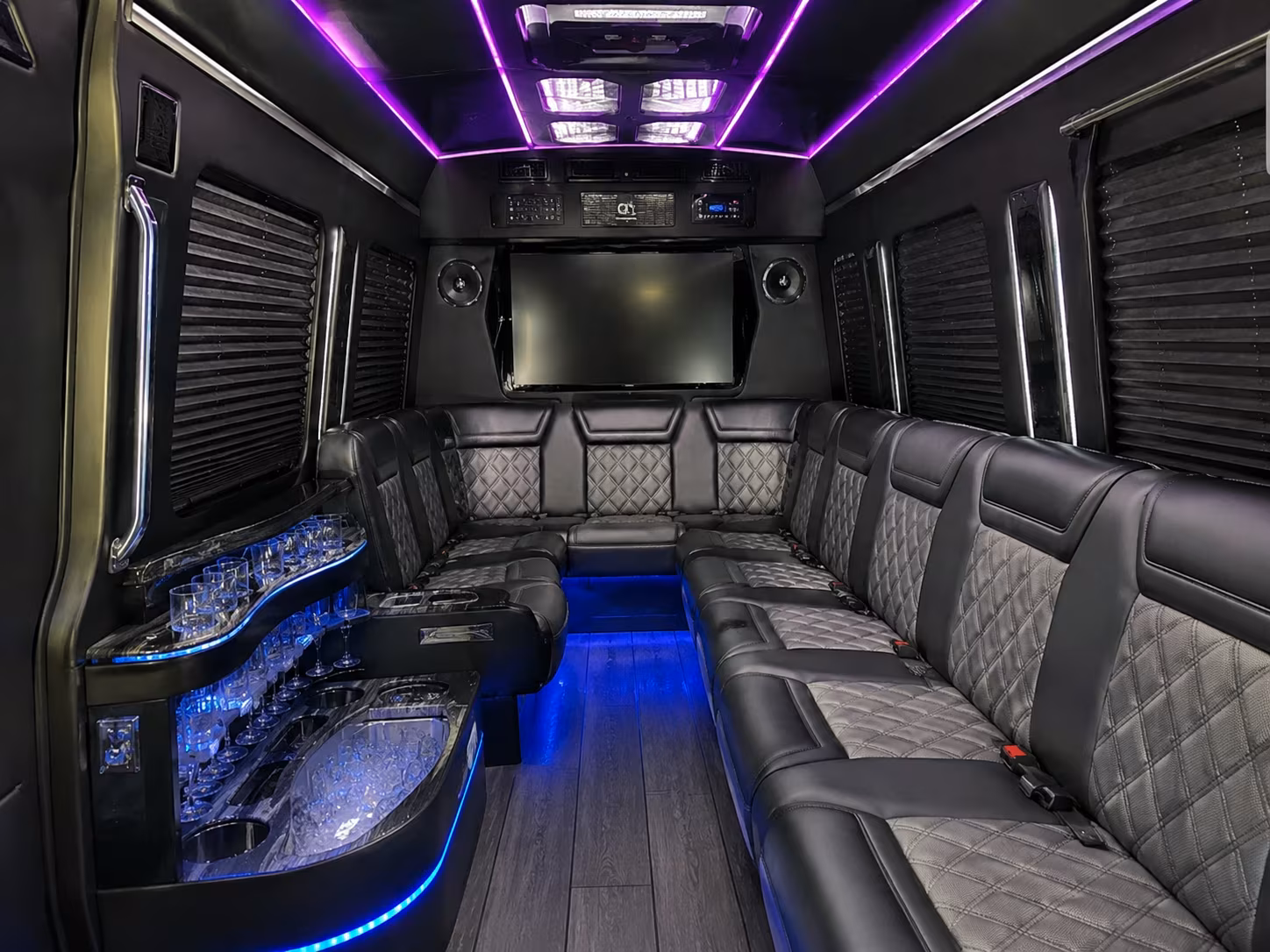 wine tour buses to westworld of scottsdale for the arizona wine festival
